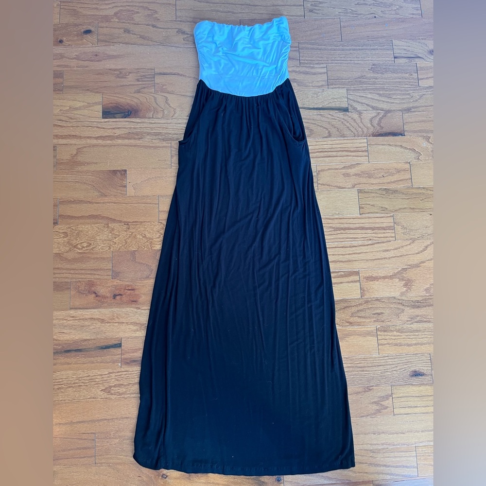 Size small Candy Rose Black and White maxi dress with pockets